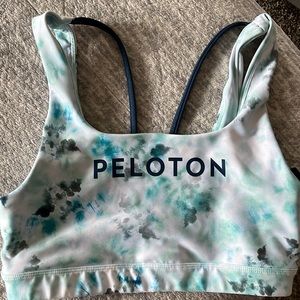 Peloton sports bra size medium